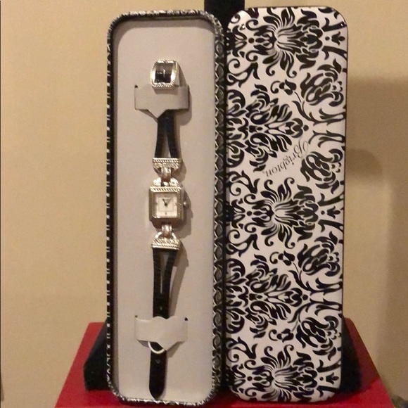 Watch - Picture 4 of 4